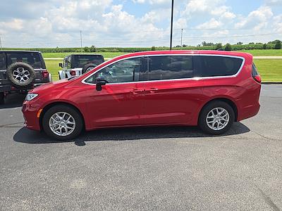 2025 Chrysler Pacifica FWD Minivan for sale #41758 - photo 2