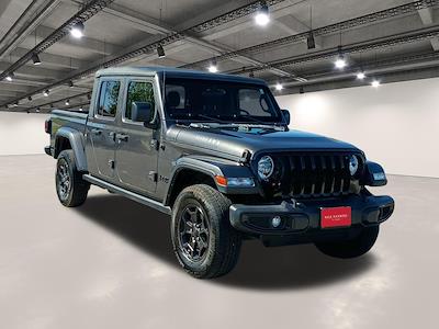 Used 2022 Jeep Gladiator - photo 1