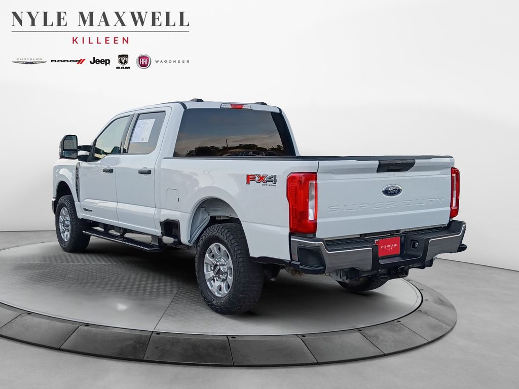 Used 2024 Ford F-250 - photo 2