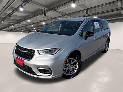 Used 2024 Chrysler Pacifica - photo 1