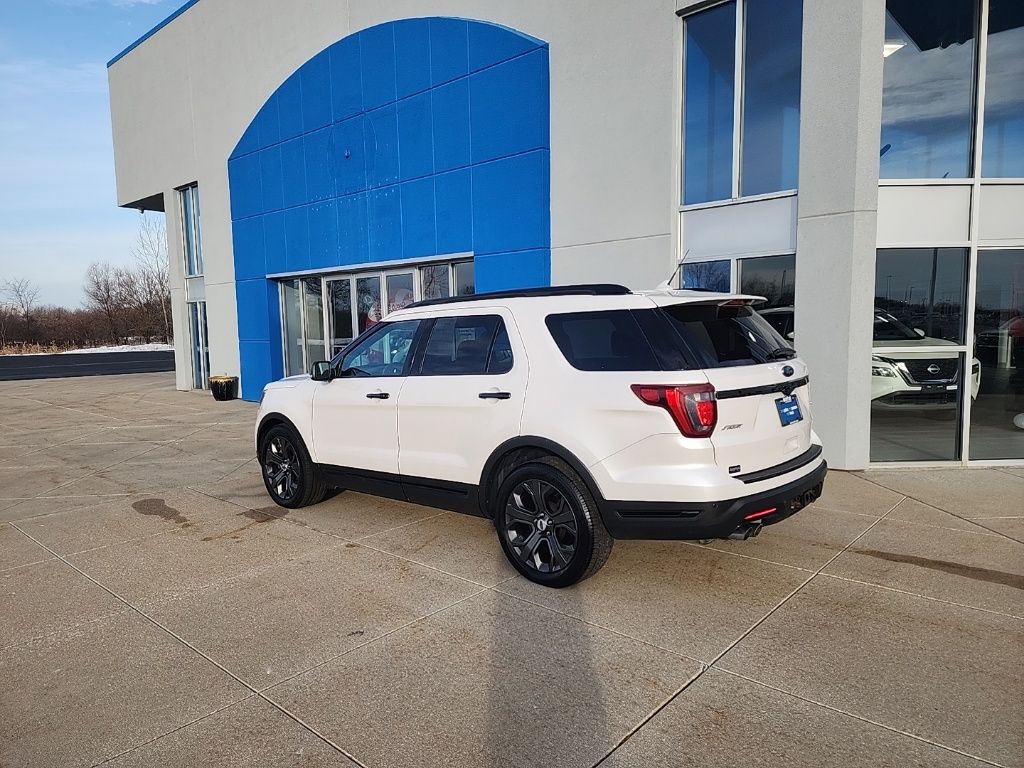 Used 2018 Ford Explorer - photo 2