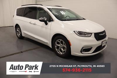 Used 2023 Chrysler Pacifica Limited Minivan for sale #PR591044 - photo 1