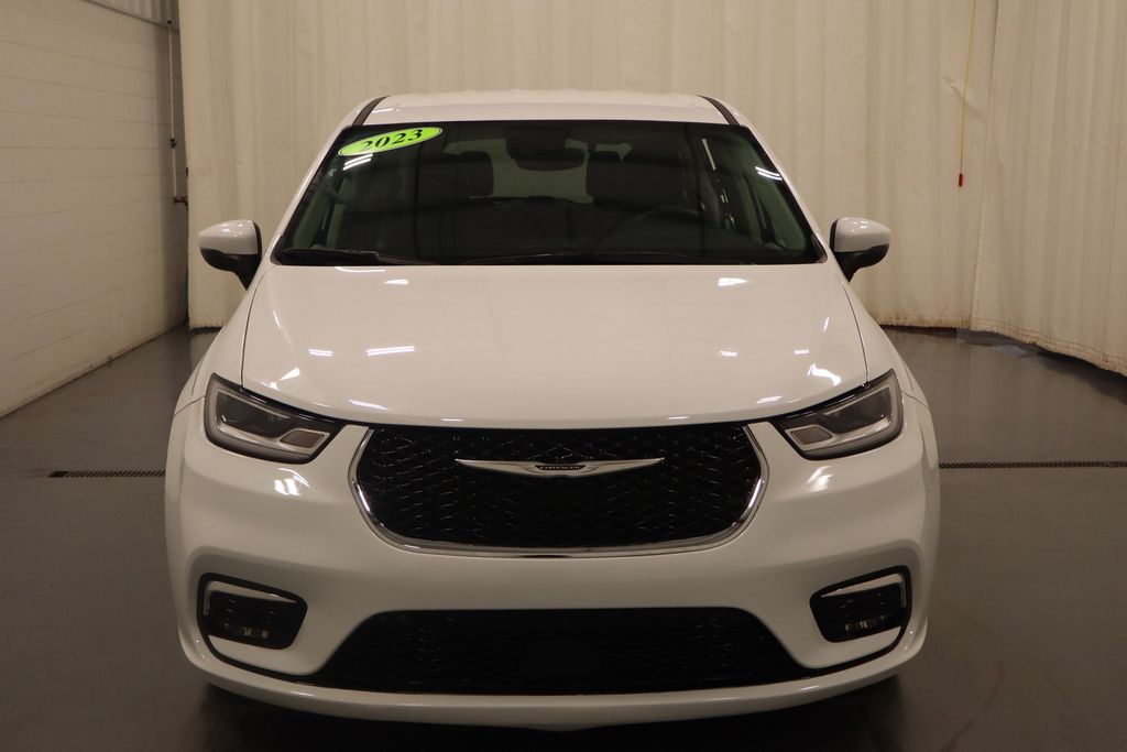 Used 2023 Chrysler Pacifica - photo 13