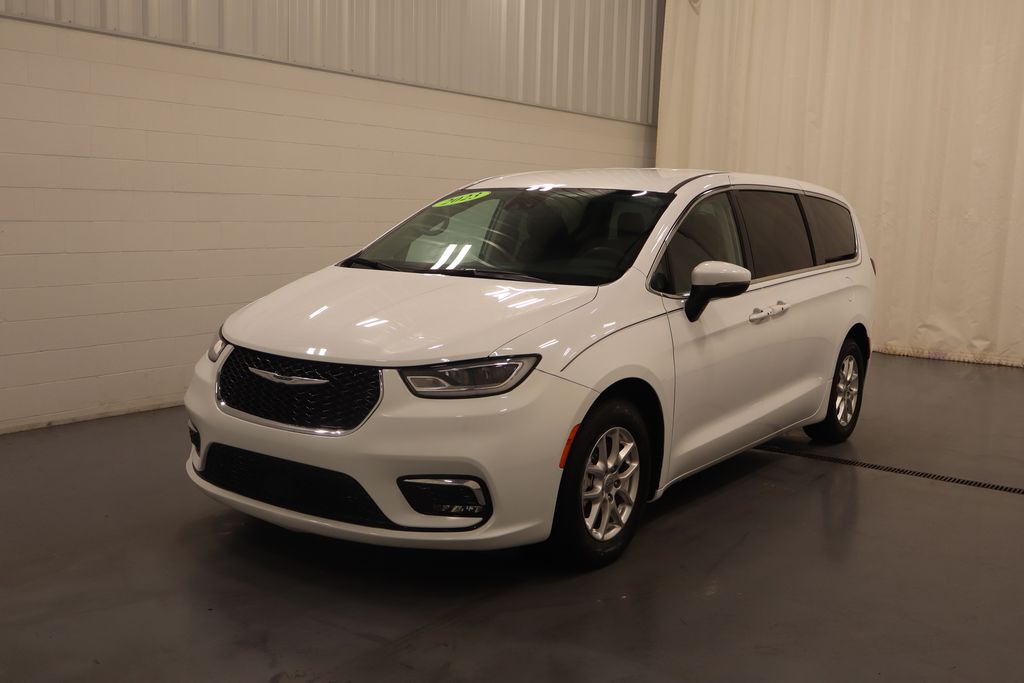 Used 2023 Chrysler Pacifica - photo 14