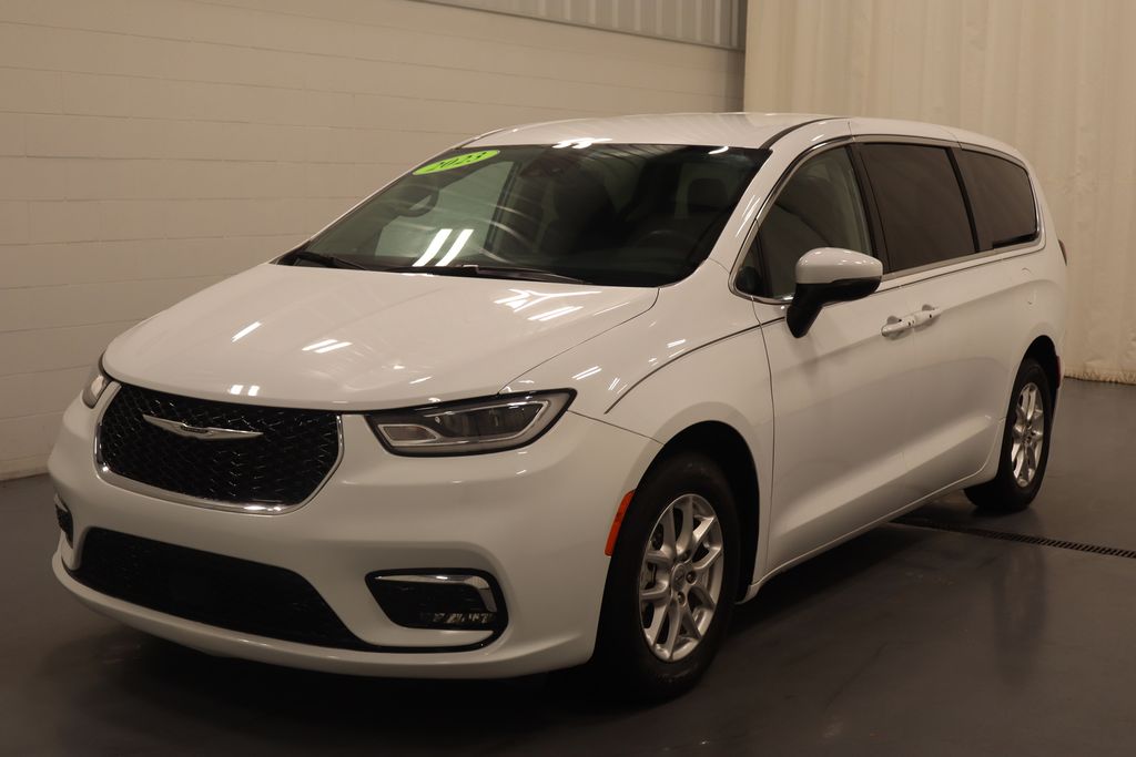 Used 2023 Chrysler Pacifica - photo 15