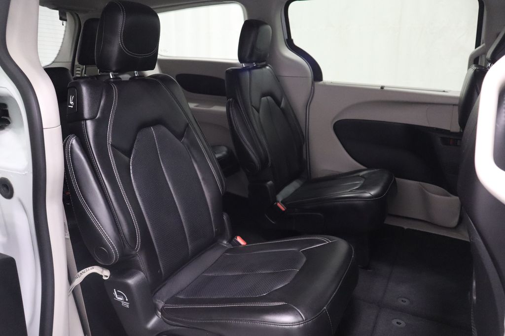 Used 2023 Chrysler Pacifica - photo 19