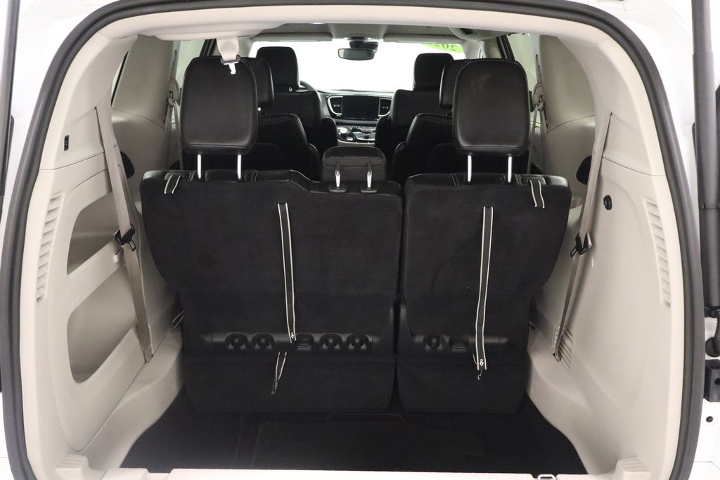 Used 2023 Chrysler Pacifica - photo 21