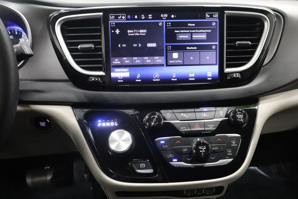 Used 2023 Chrysler Pacifica - photo 24