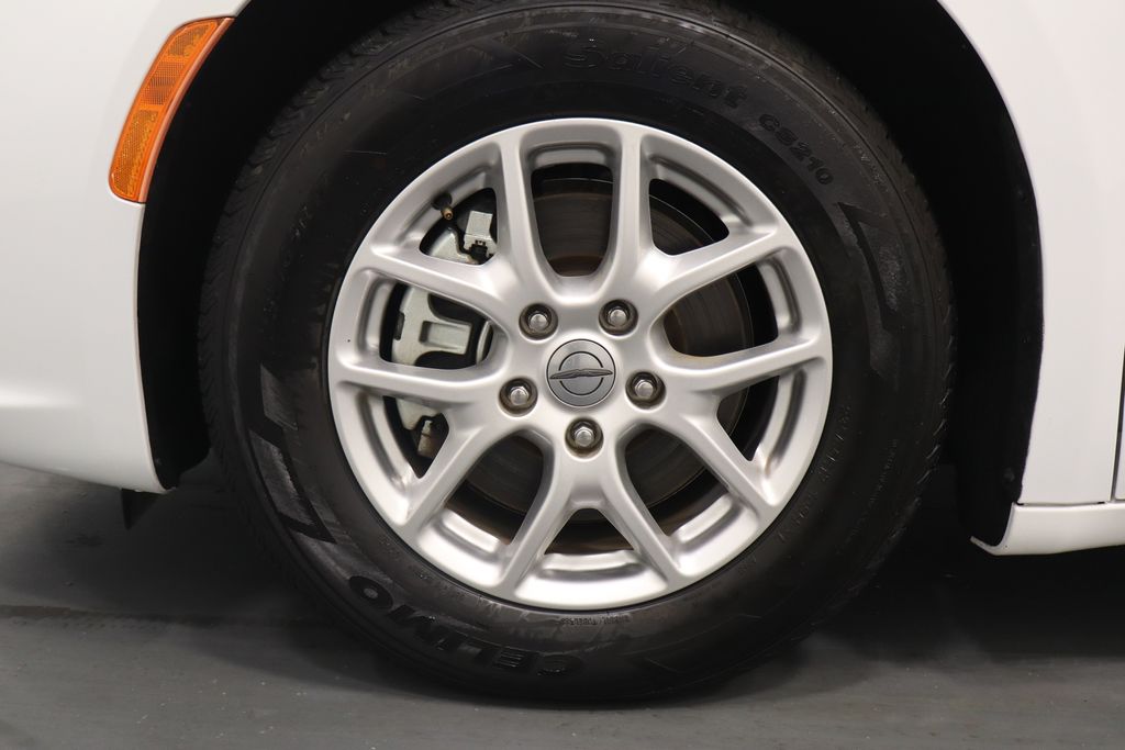 Used 2023 Chrysler Pacifica - photo 27
