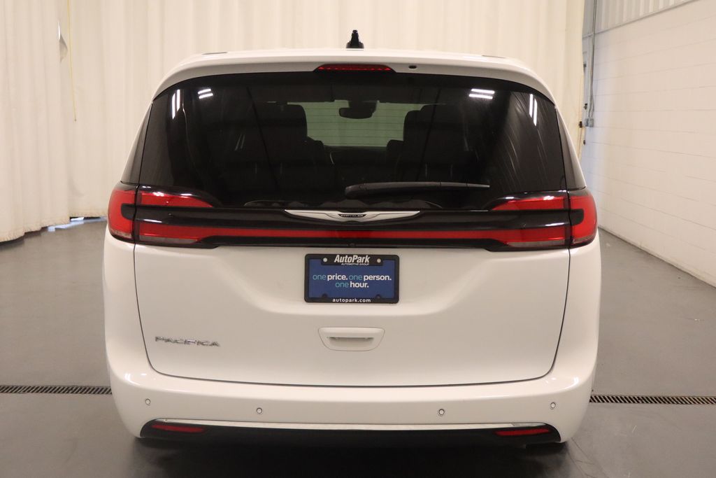Used 2023 Chrysler Pacifica - photo 5