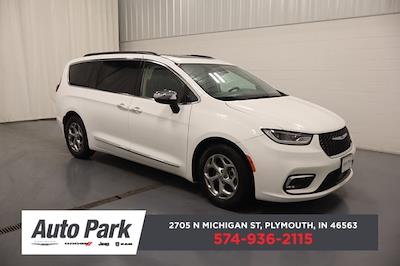 Used 2023 Chrysler Pacifica Limited Minivan for sale #PR610852 - photo 1