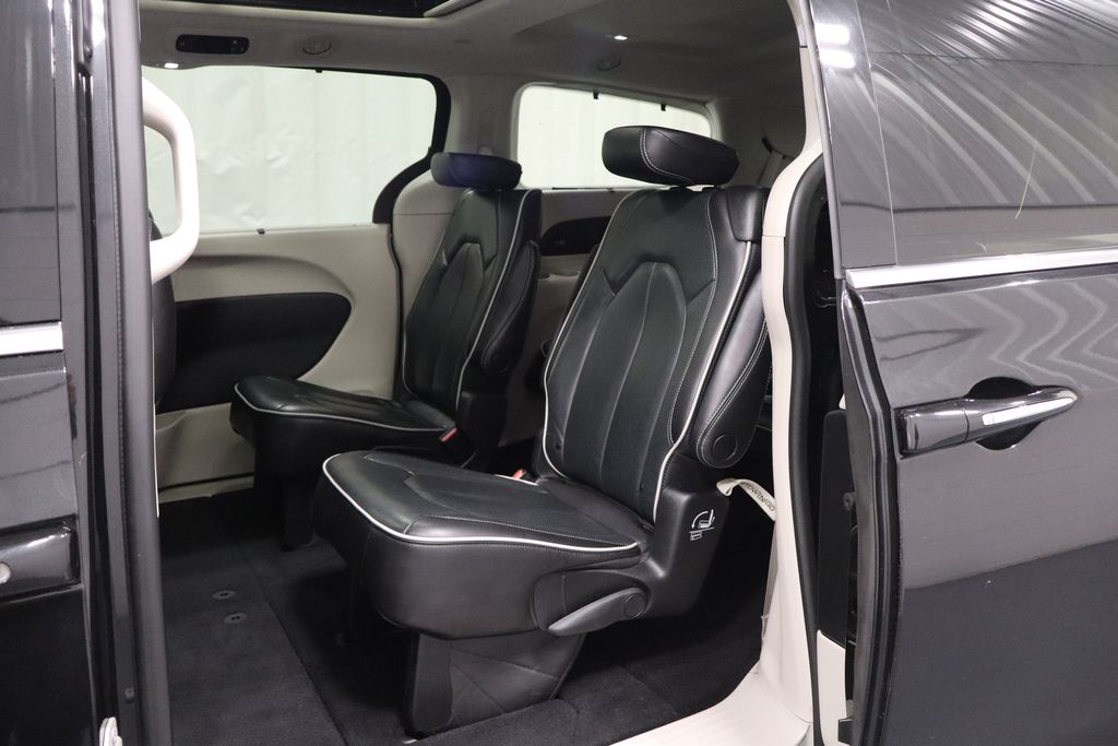 Used 2023 Chrysler Pacifica - photo 14