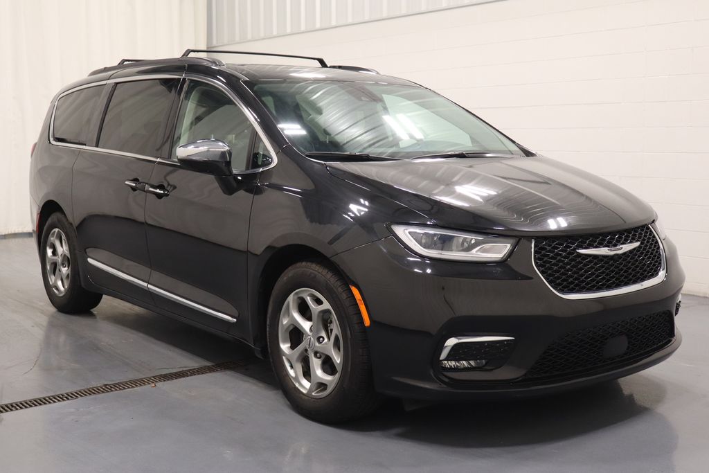 Used 2023 Chrysler Pacifica - photo 6