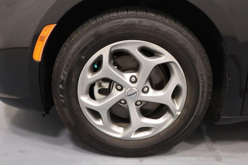 Used 2023 Chrysler Pacifica - photo 27