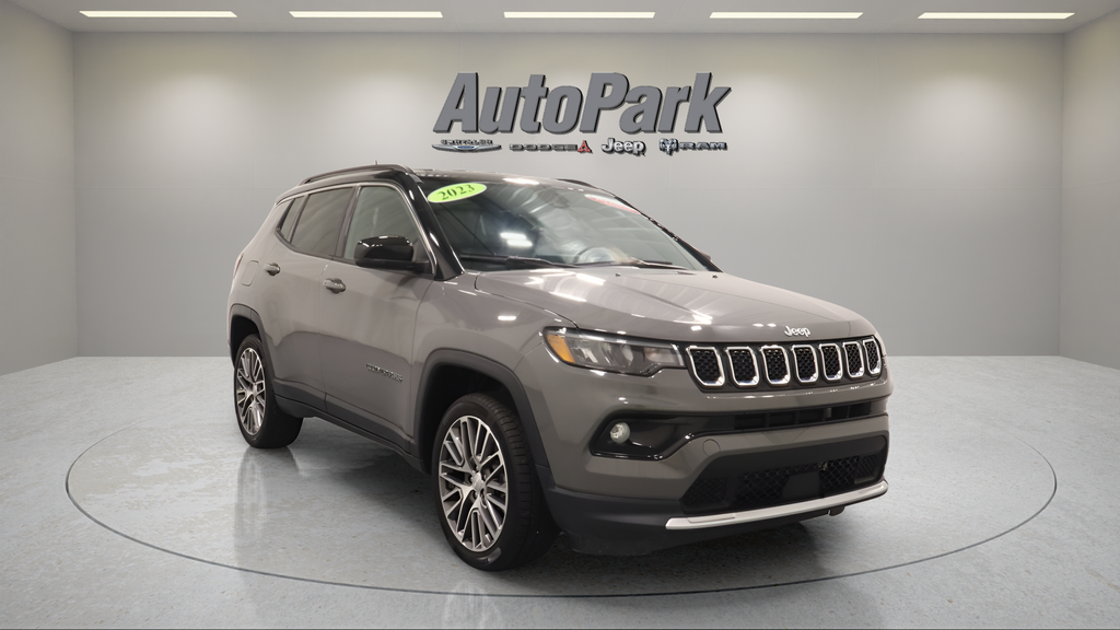 Used 2023 Jeep Compass - photo 2