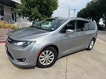 Used 2018 Chrysler Pacifica Touring L Minivan for sale #JR263068A - photo 4