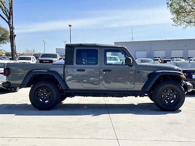Used 2022 Jeep Gladiator - photo 1