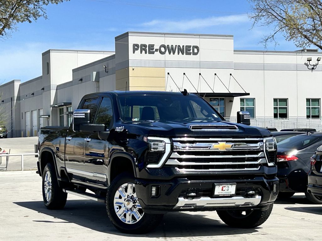 Used 2024 Chevrolet Silverado 2500 - photo 1