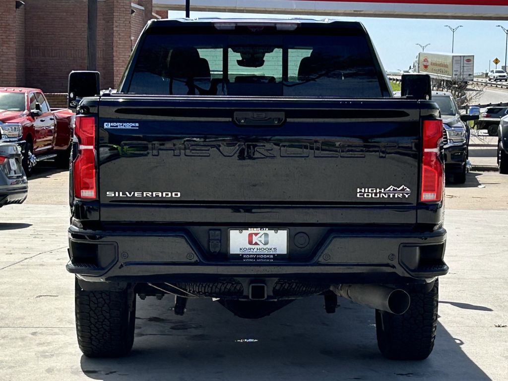 Used 2024 Chevrolet Silverado 2500 - photo 5