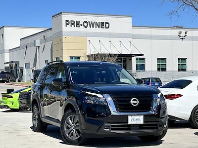 Used 2024 Nissan Pathfinder - photo 1