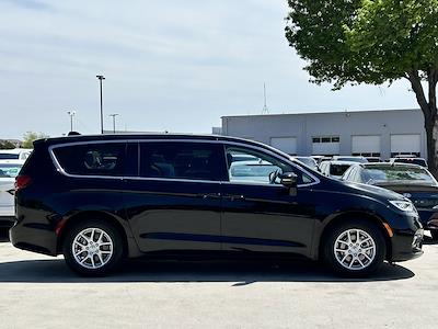 Used 2024 Chrysler Pacifica - photo 1