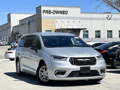 Used 2024 Chrysler Pacifica - photo 1