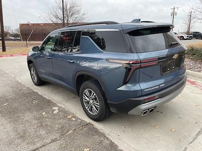 Used 2025 Chevrolet Traverse LT for sale #SJ151340 - photo 2
