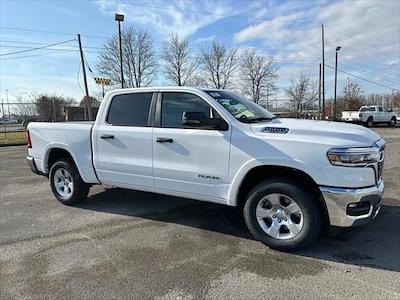 2025 Ram 1500 Crew Cab 4x4, Pickup for sale #402306 - photo 2