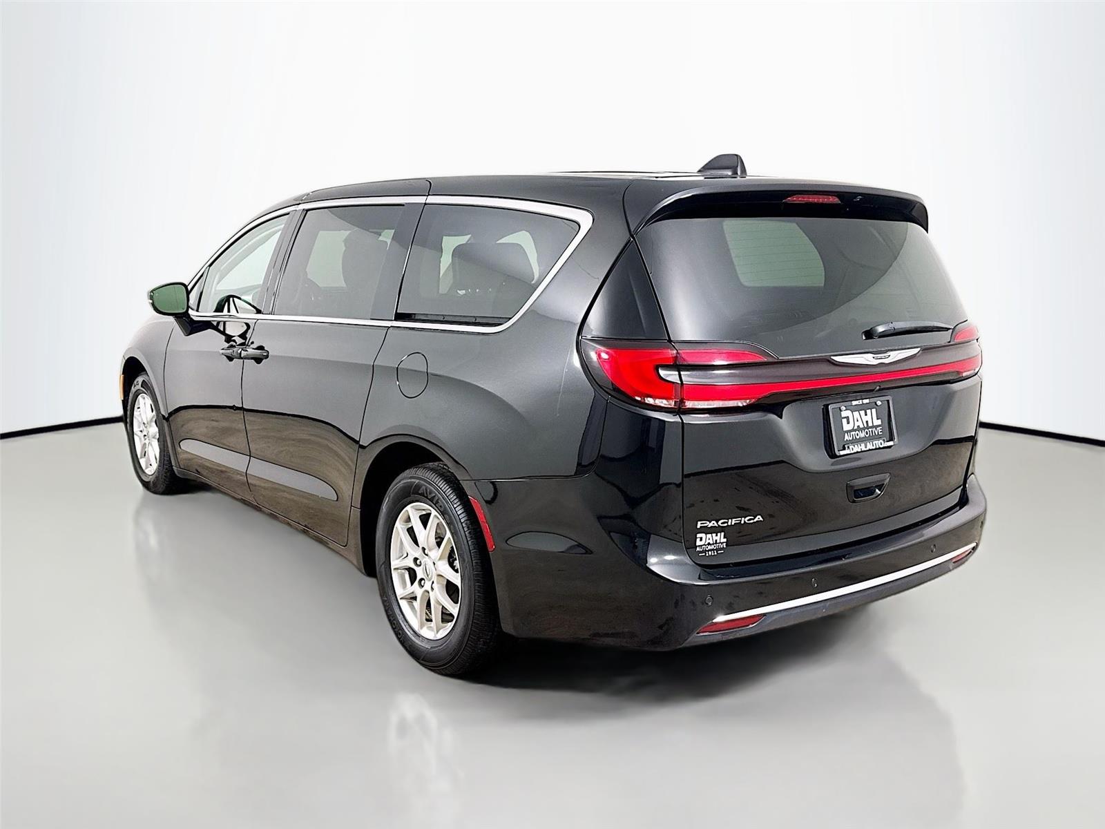 Used 2024 Chrysler Pacifica - photo 7