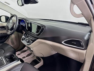 2024 Chrysler Pacifica FWD Minivan for sale #DP0199 - photo 1