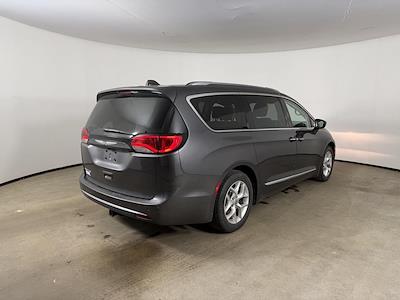 2018 Chrysler Pacifica FWD Minivan for sale #DP01991 - photo 2
