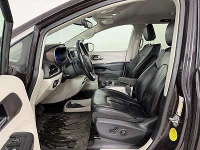 2018 Chrysler Pacifica FWD Minivan for sale #E25C0181 - photo 2