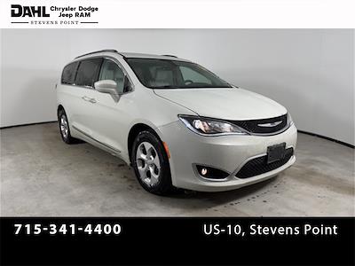 2017 Chrysler Pacifica FWD Minivan for sale #E26C0221 - photo 1