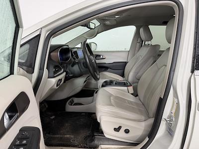 2017 Chrysler Pacifica FWD Minivan for sale #E26C0221 - photo 2