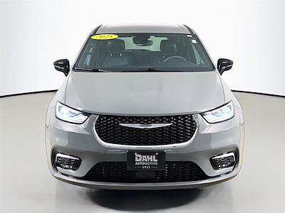 Used 2025 Chrysler Pacifica - photo 1