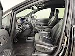 Used 2025 Chrysler Pacifica Select Minivan for sale #EP0374 - photo 2
