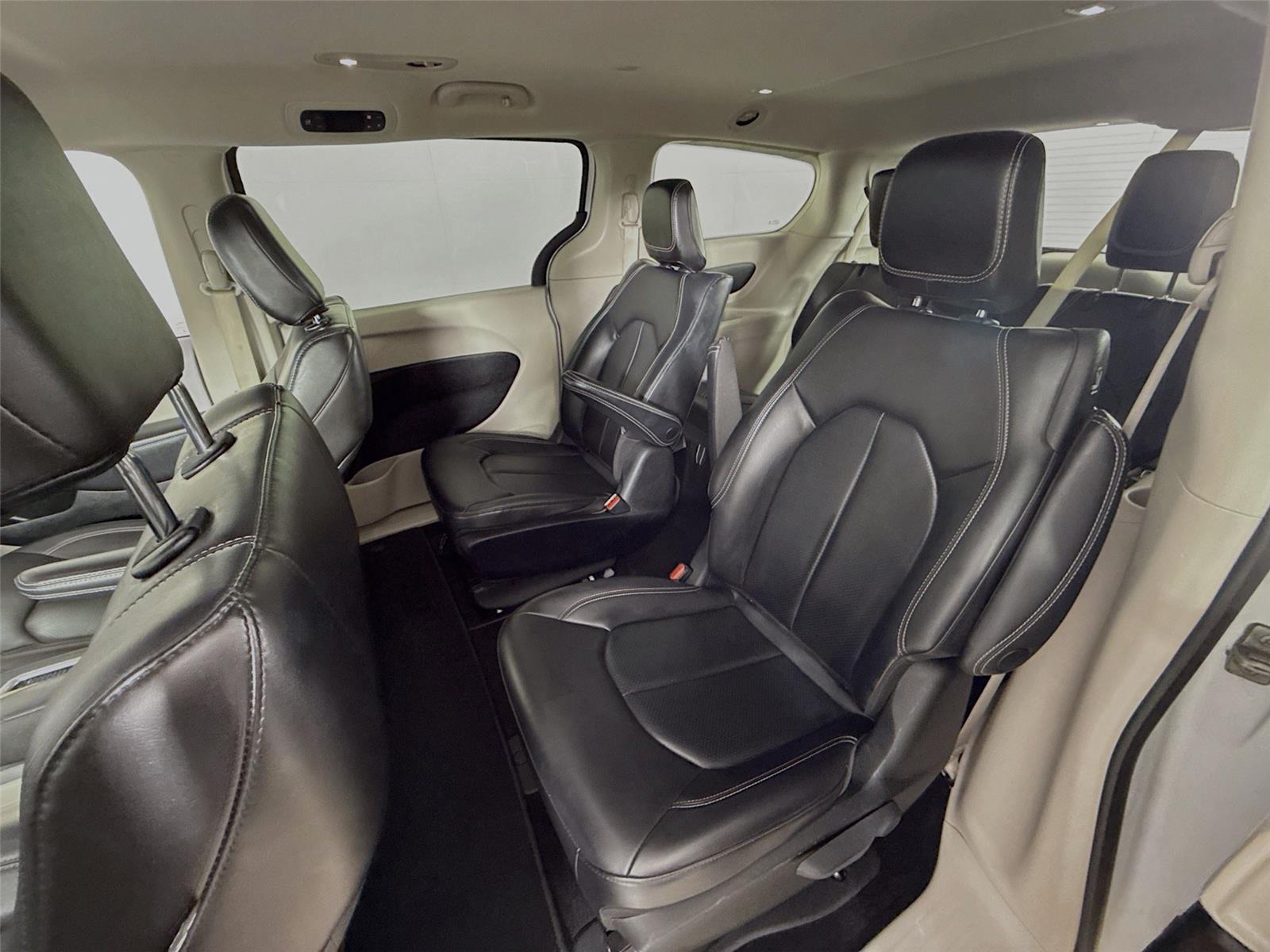 Used 2023 Chrysler Pacifica - photo 13