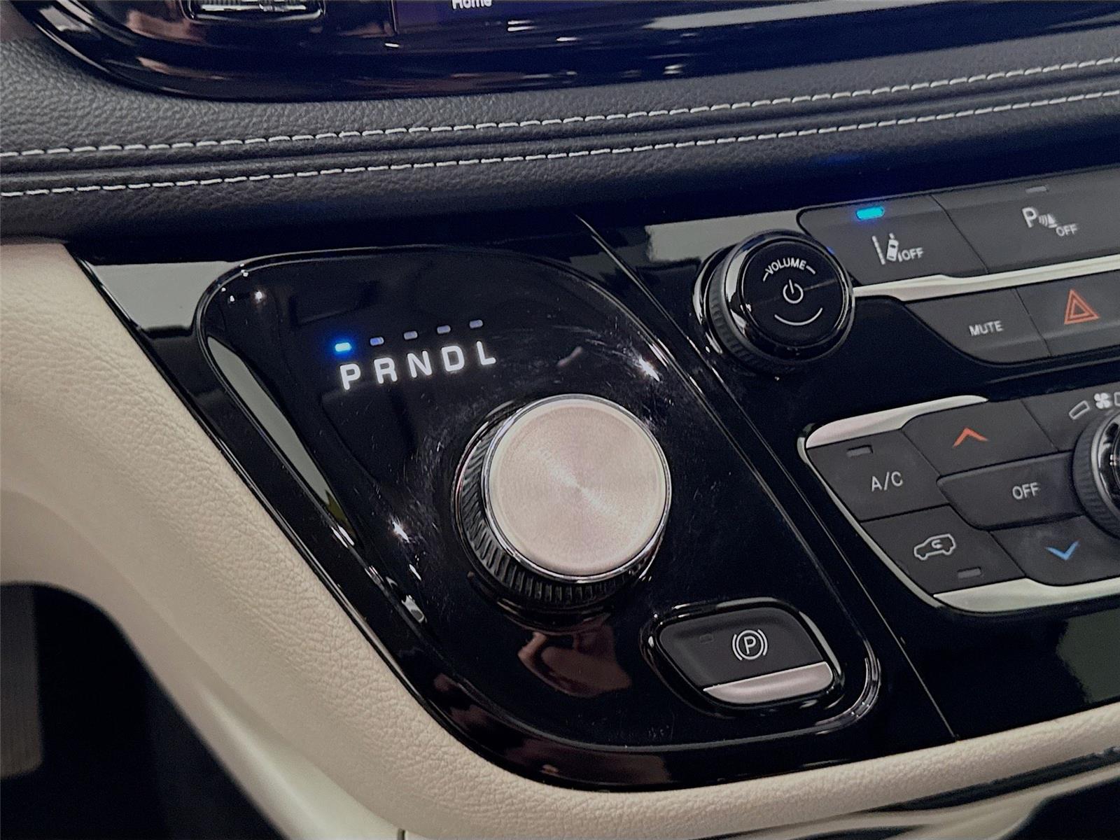 Used 2023 Chrysler Pacifica - photo 15