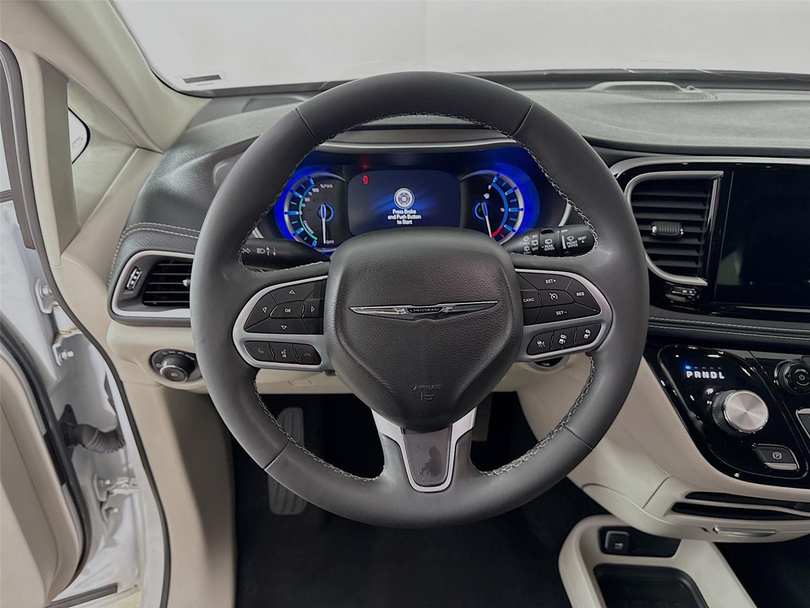Used 2023 Chrysler Pacifica - photo 18
