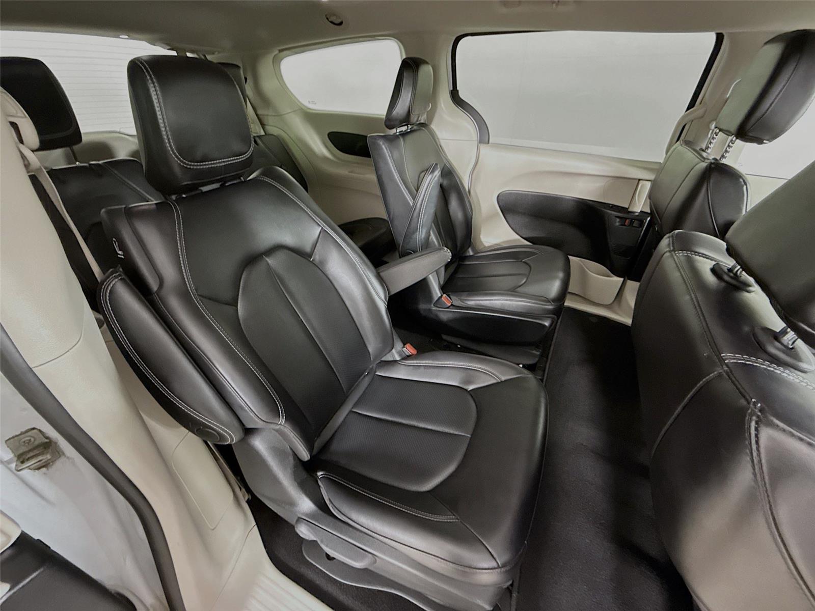 Used 2023 Chrysler Pacifica - photo 27