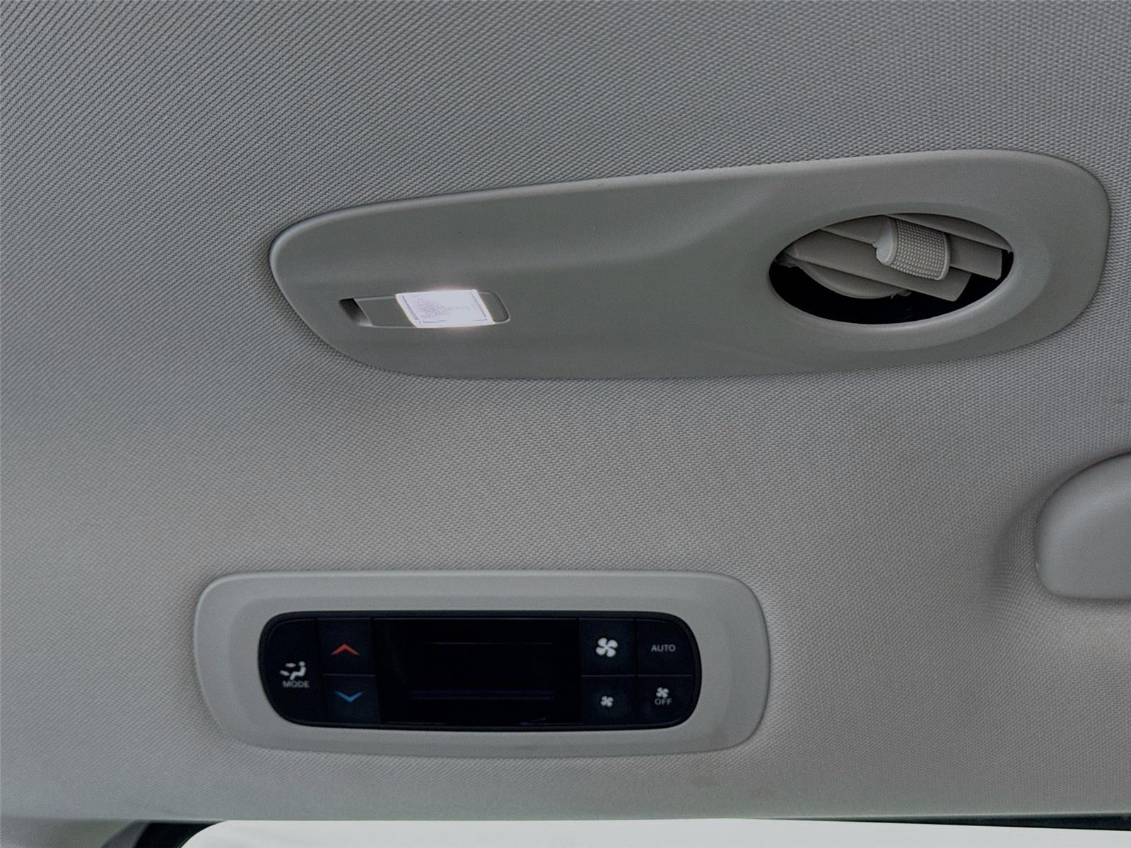 Used 2023 Chrysler Pacifica - photo 32