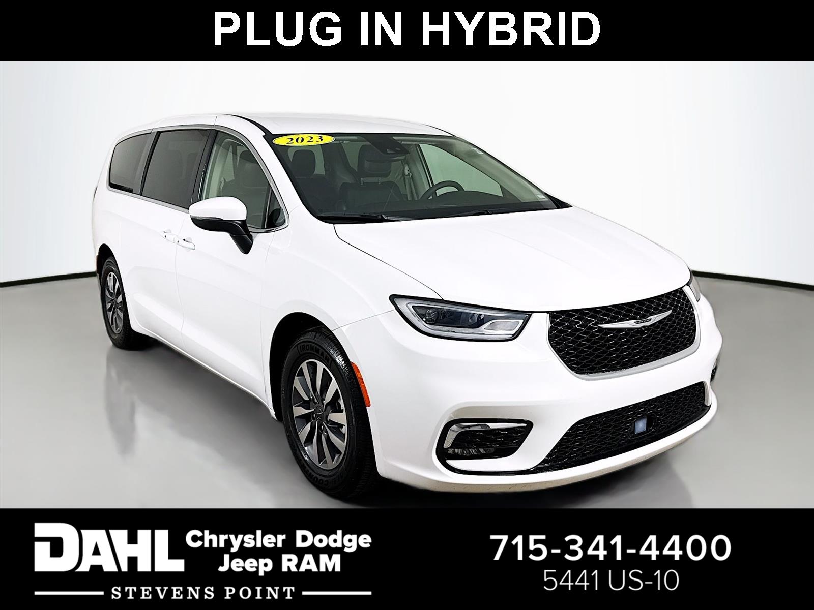 Used 2023 Chrysler Pacifica - photo 1