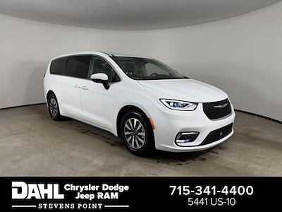 Used 2023 Chrysler Pacifica - photo 1