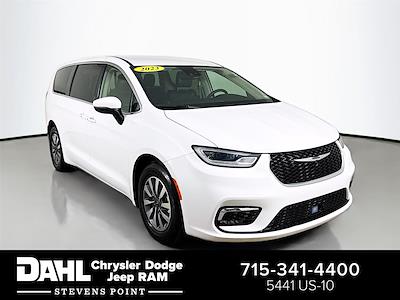 Used 2023 Chrysler Pacifica - photo 1