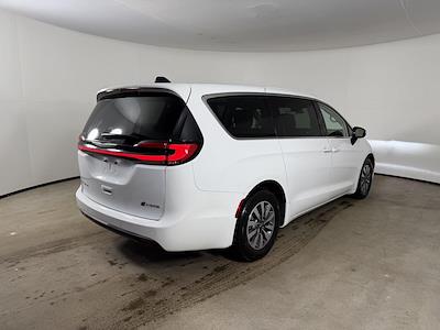 Used 2023 Chrysler Pacifica - photo 1