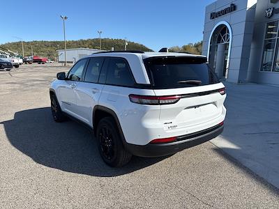 Used 2024 Jeep Grand Cherokee Altitude for sale #09091 - photo 2