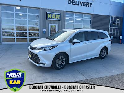 Used 2022 Toyota Sienna XLE Minivan for sale #78559 - photo 1