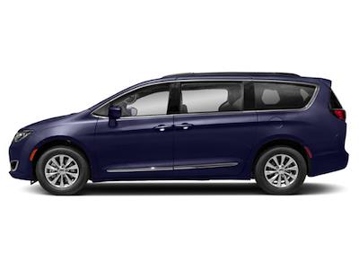 Used 2018 Chrysler Pacifica - photo 1