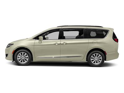 Used 2017 Chrysler Pacifica - photo 1