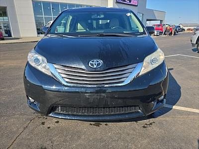 Used 2015 Toyota Sienna - photo 1